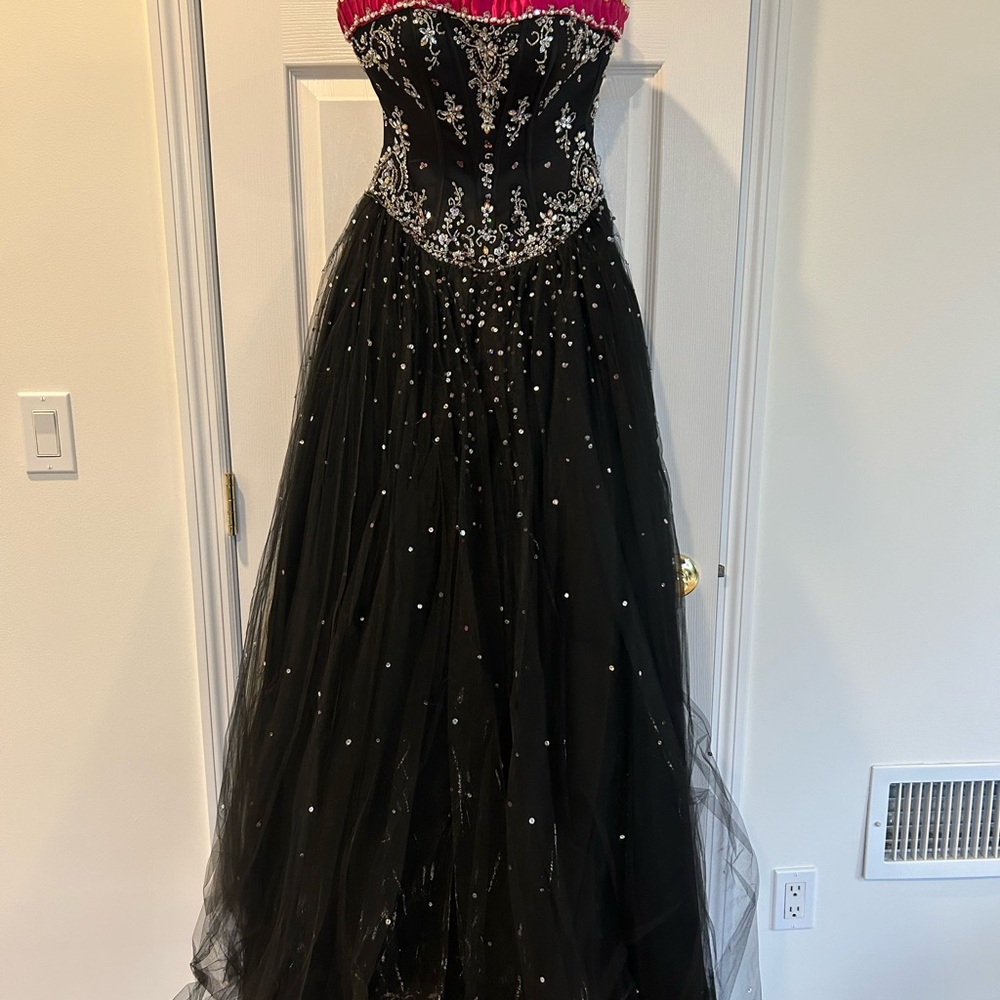 Elegant Black and pink Strapless Gown